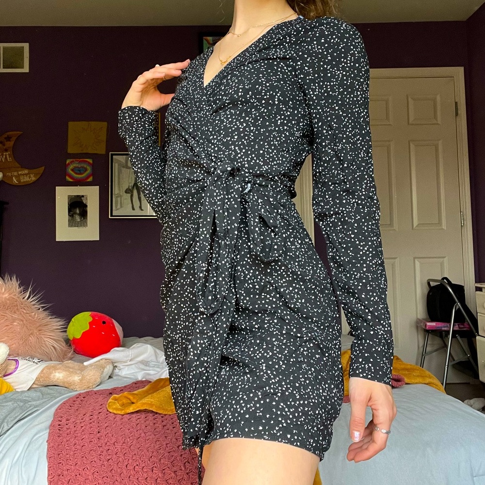 LITTLE BLACK WRAP SKATER GIRL DRESS ✨👓
